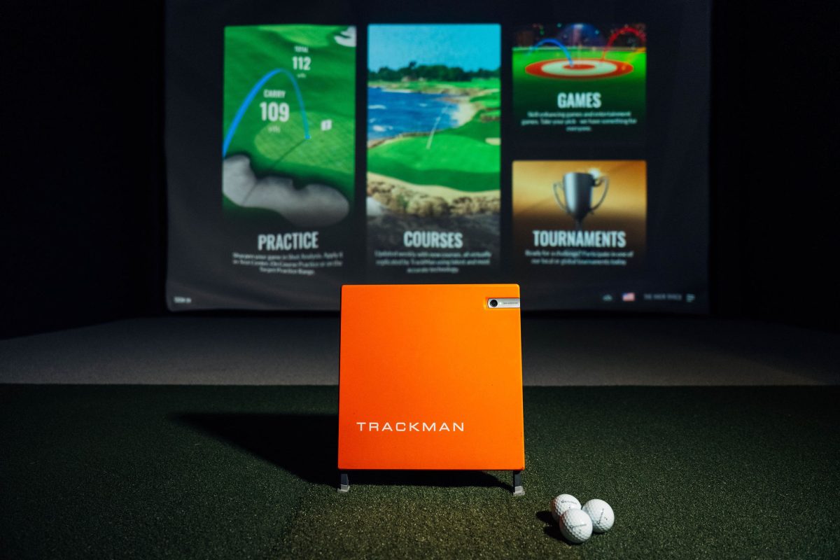 Hack Shack lounge — indoor golf simulator venue in NYC
